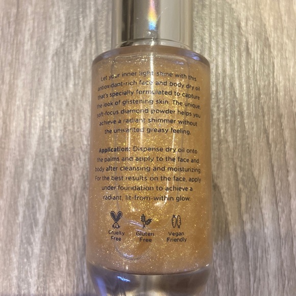 BNIB Pur Iconic Glow illuminating face & body oil - Picture 2 of 3